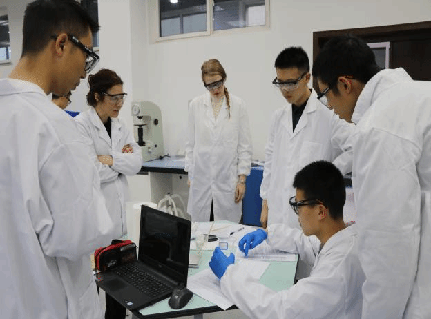 图片18 图片18